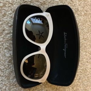 Salvatore Ferragamo SF675S Sunglasses 106Snowwhite
